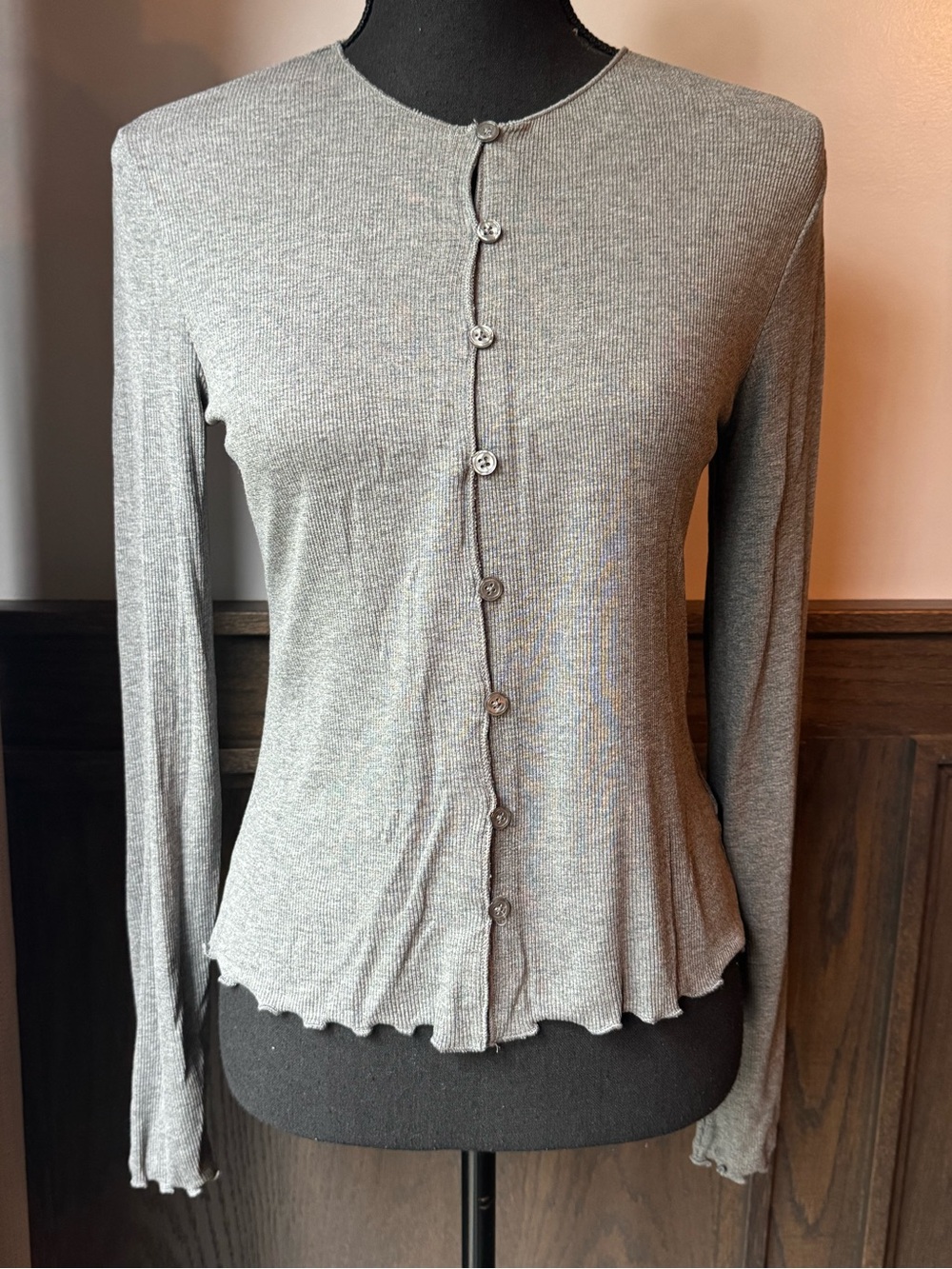 Universal Thread Gray Ribbed Slim Button-Front Top small nwot - Picture 2 of 8